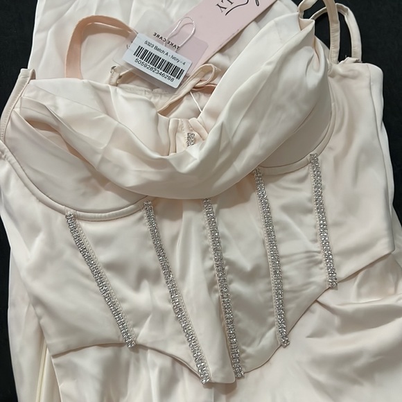 OH POLLY CORSET IVORY DRESS UK4 - Picture 3 of 3